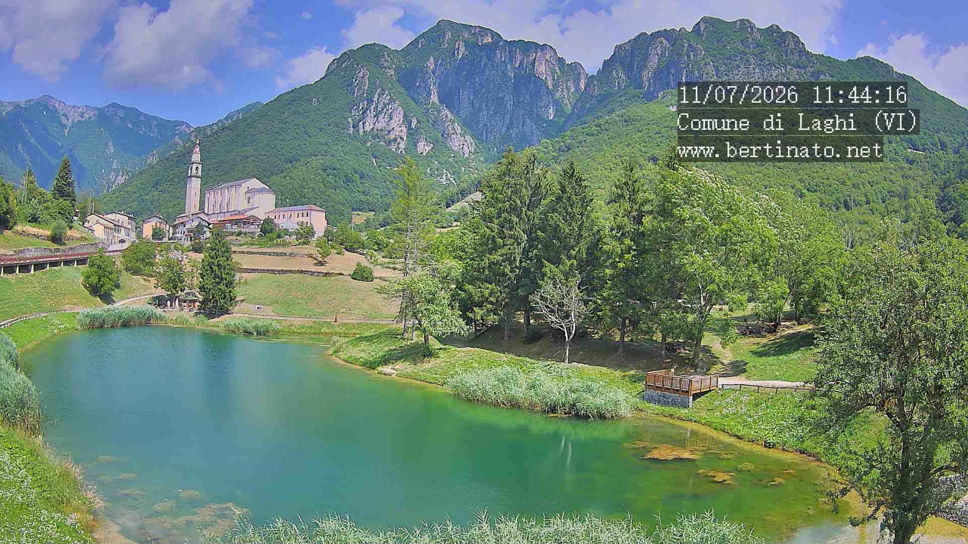 immagine della webcam nei dintorni di Rifugio Campogrosso: webcam Laghi